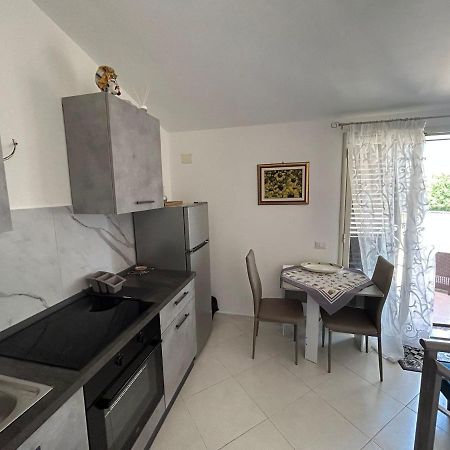 Nina Apartament Giardini Naxos Con Posto Auto Exterior foto